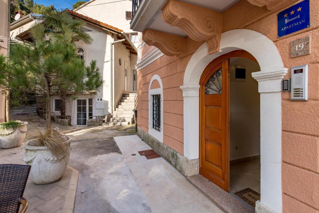 Beautiful Apartment House On The Seaside Ika Exterior photo